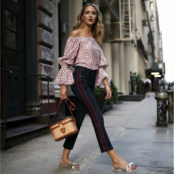 Alexis Micael Embroidered Eyelet Off-The-Shoulder Top Red White Small - Picture 13 of 13
